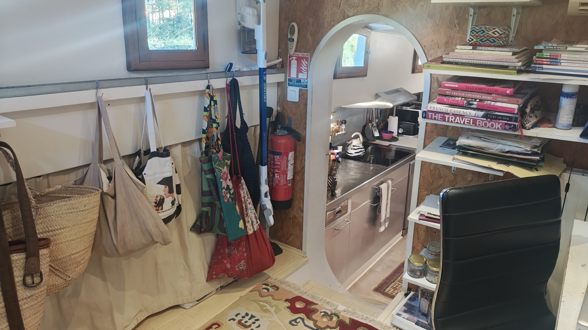 Chantier MICHAUT - Peniche 29.37m à vendre