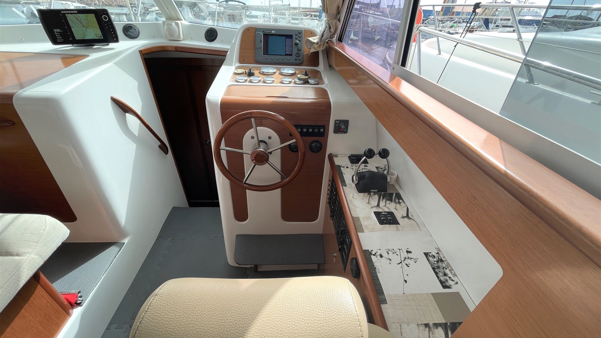 BENETEAU - ANTARES 10.80 à vendre