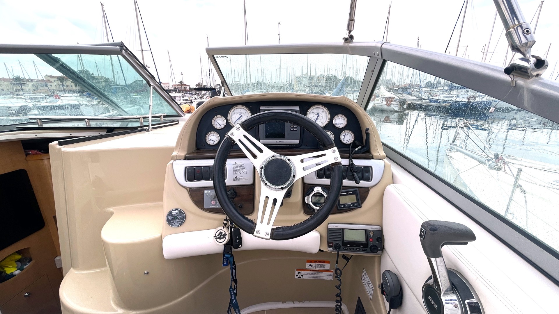 FOUR WINNS - 258 VISTA à vendre