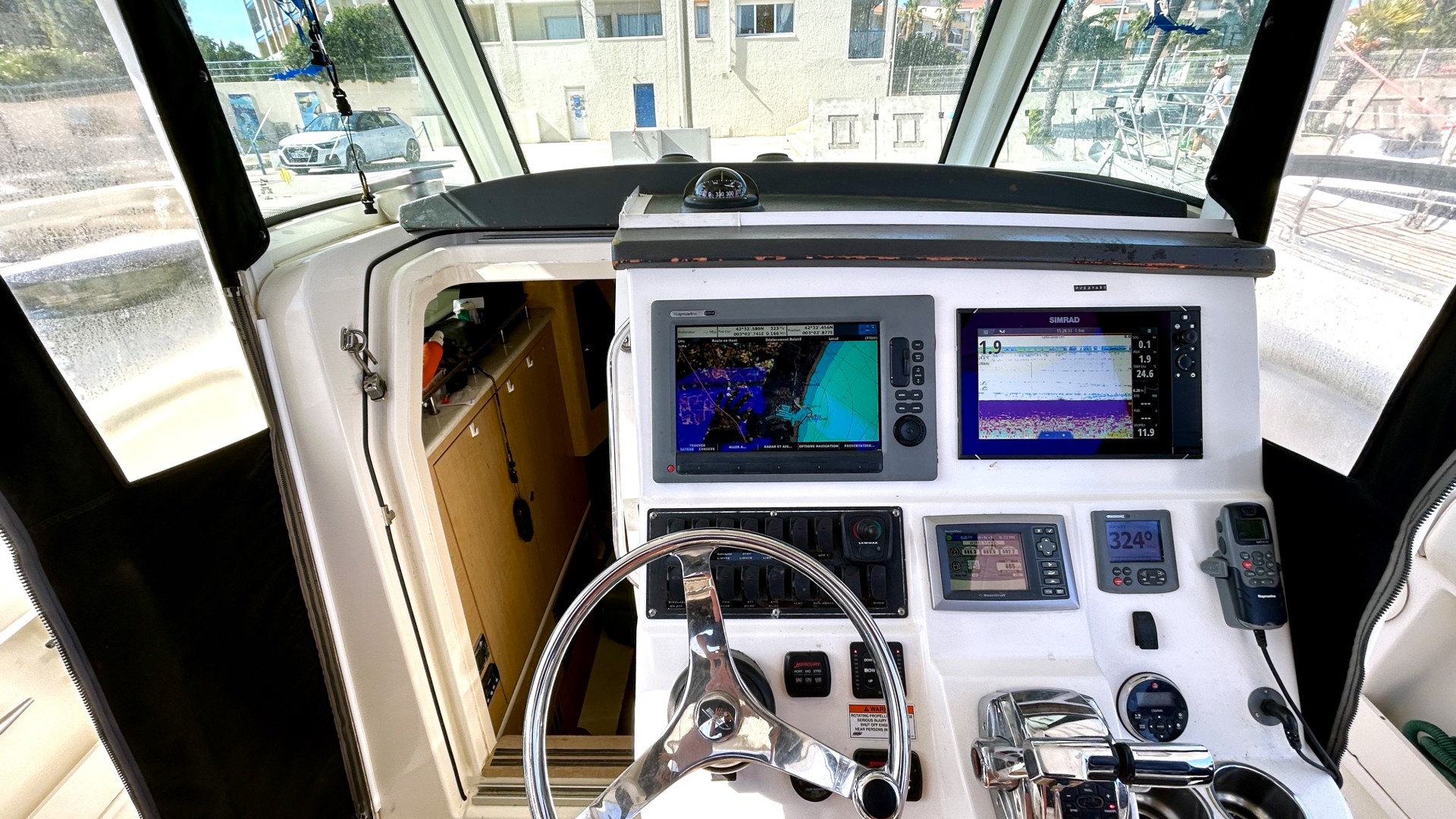 BOSTON WHALER - 370 OUTRAGE à vendre