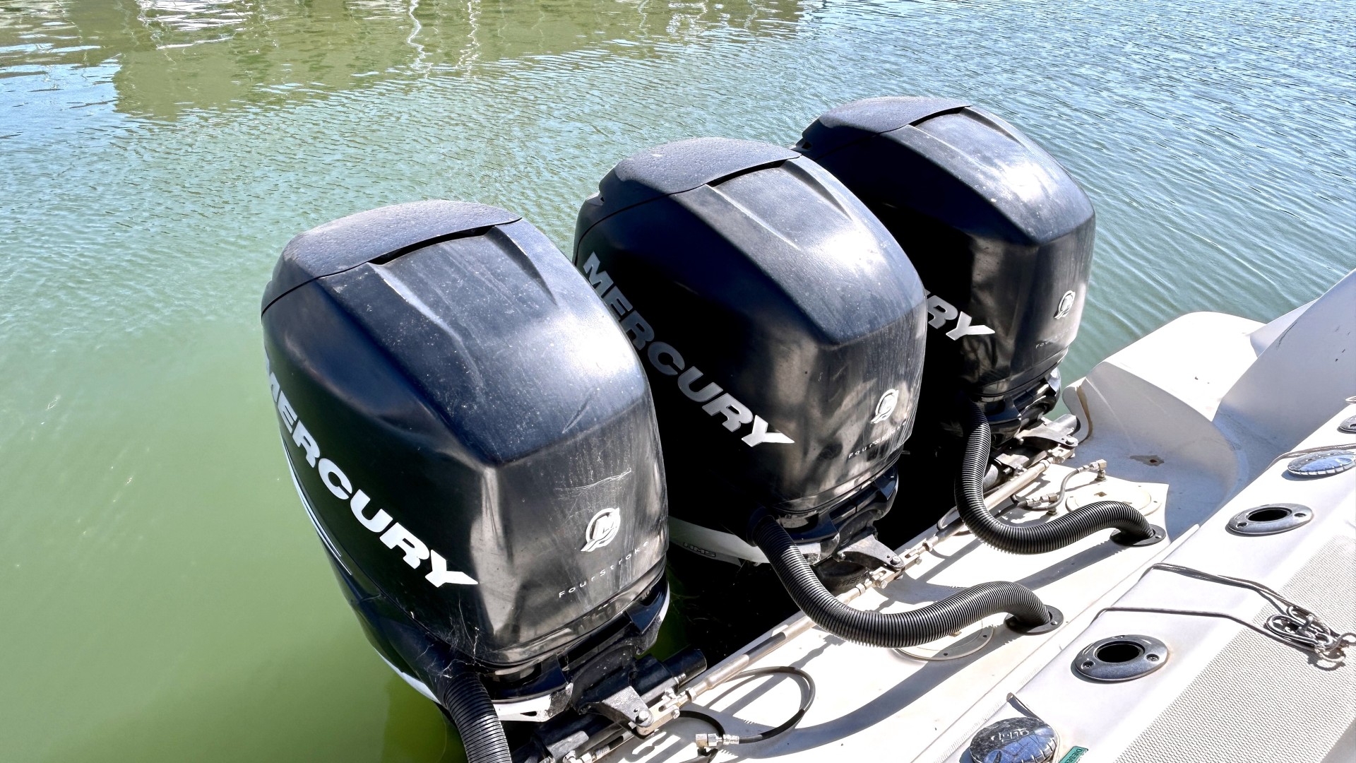 BOSTON WHALER - 370 OUTRAGE à vendre