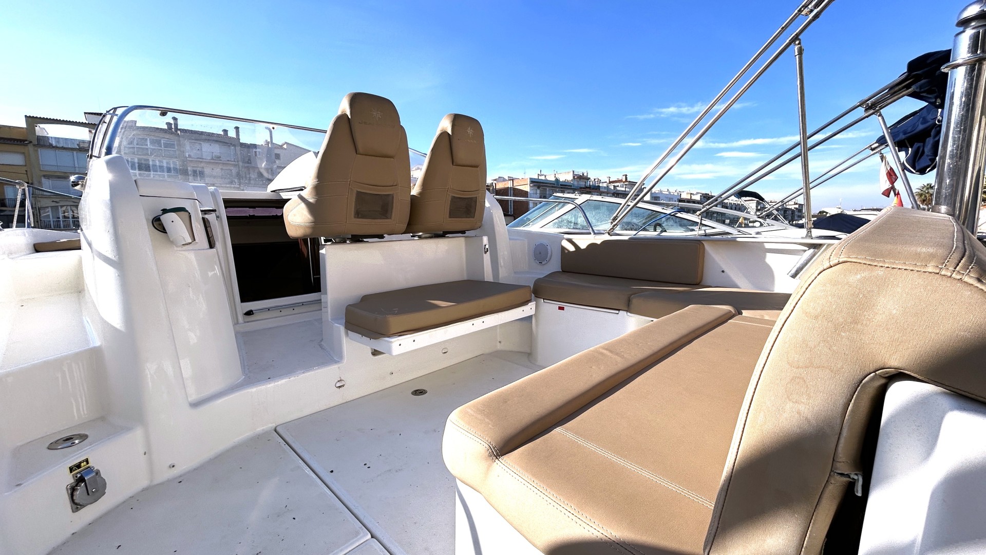 JEANNEAU - CAP CAMARAT 8,5WA à vendre