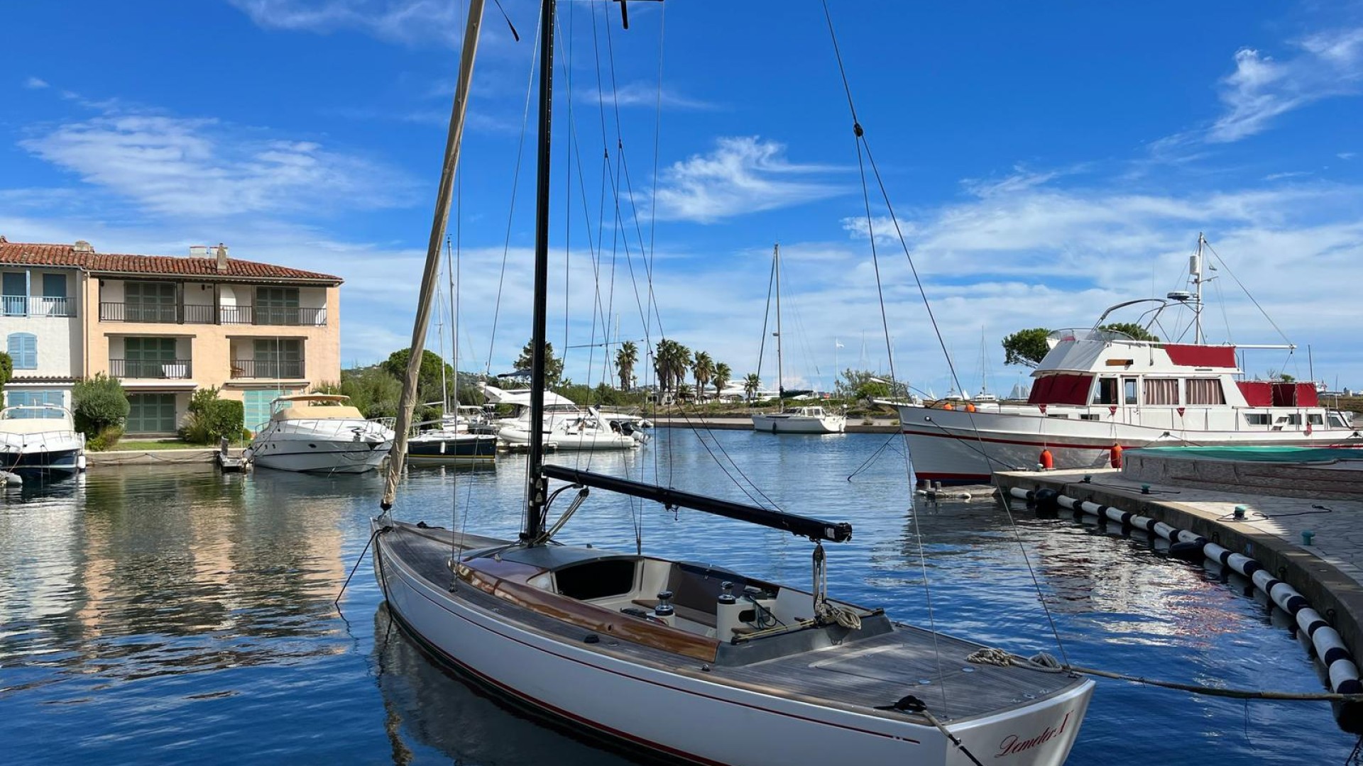 LATITUDE 46 - TOFINOU 9.50 à vendre