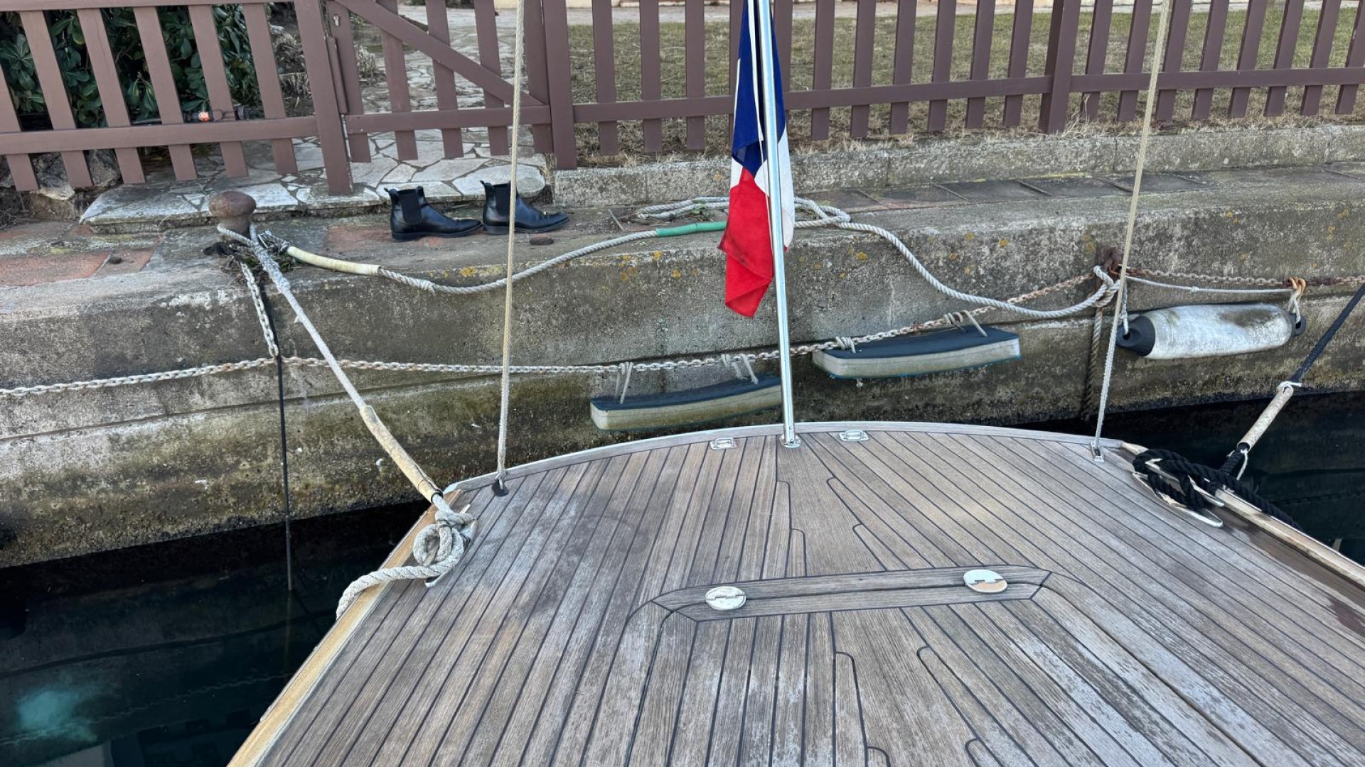 LATITUDE 46 - TOFINOU 9.50 à vendre