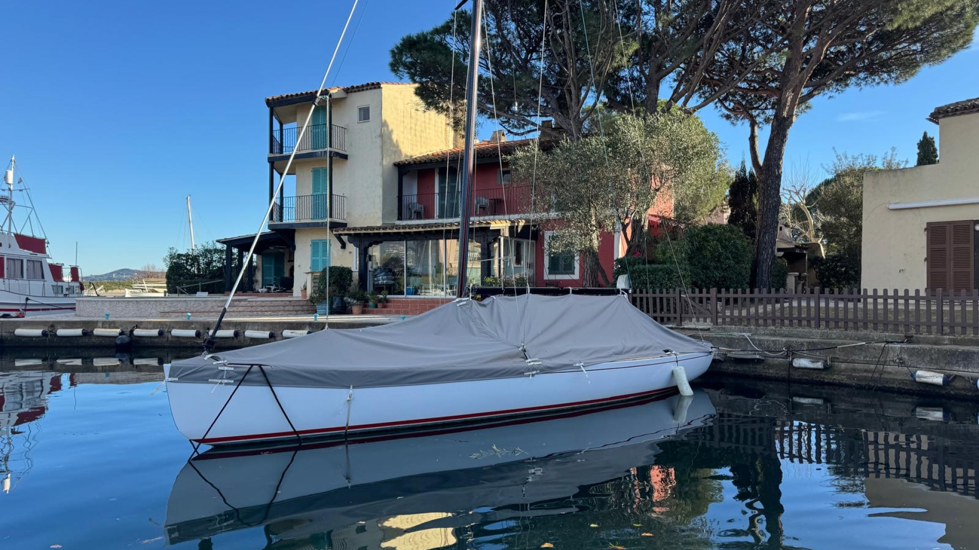 LATITUDE 46 - TOFINOU 9.50 à vendre