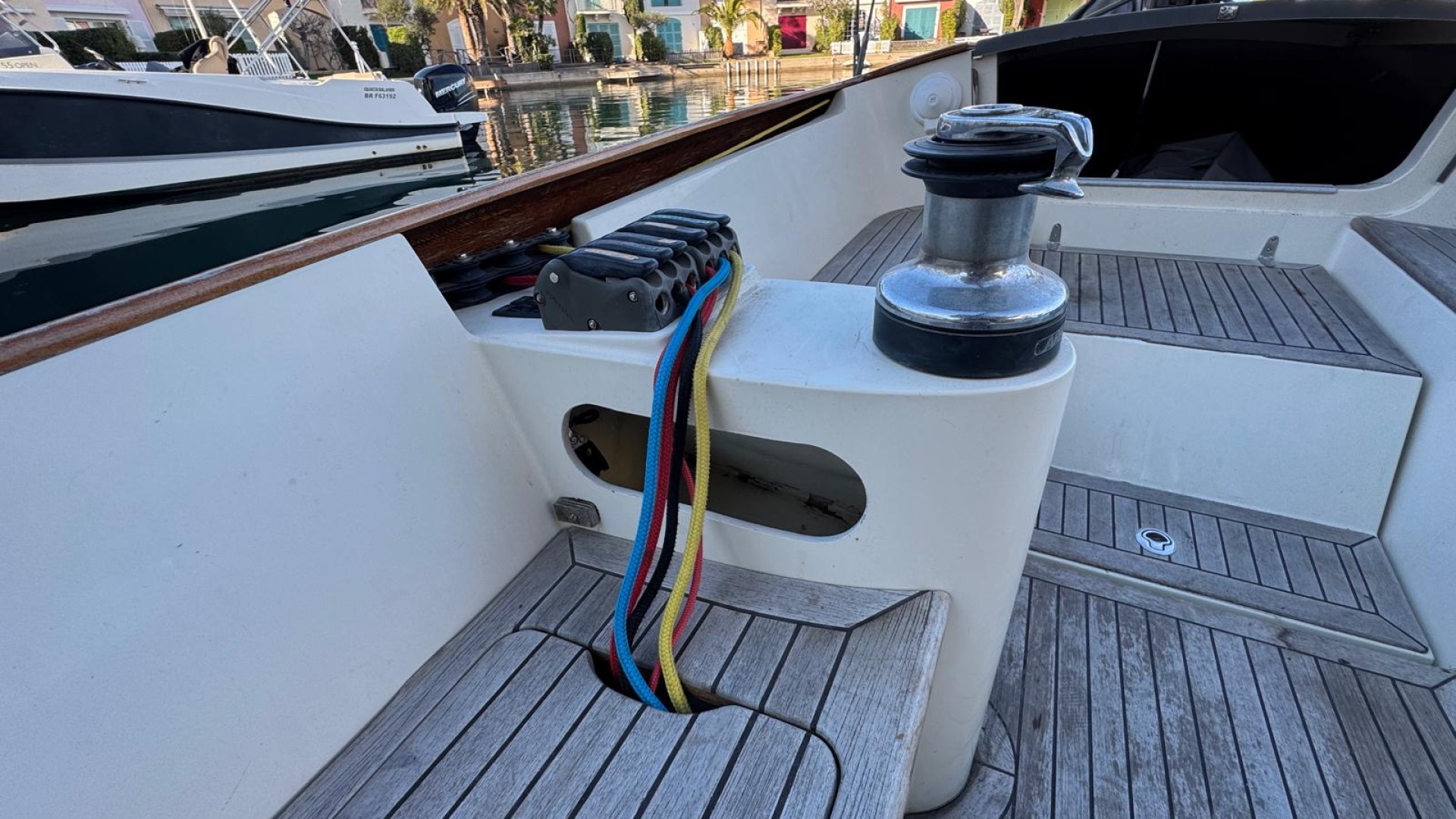 LATITUDE 46 - TOFINOU 9.50 à vendre