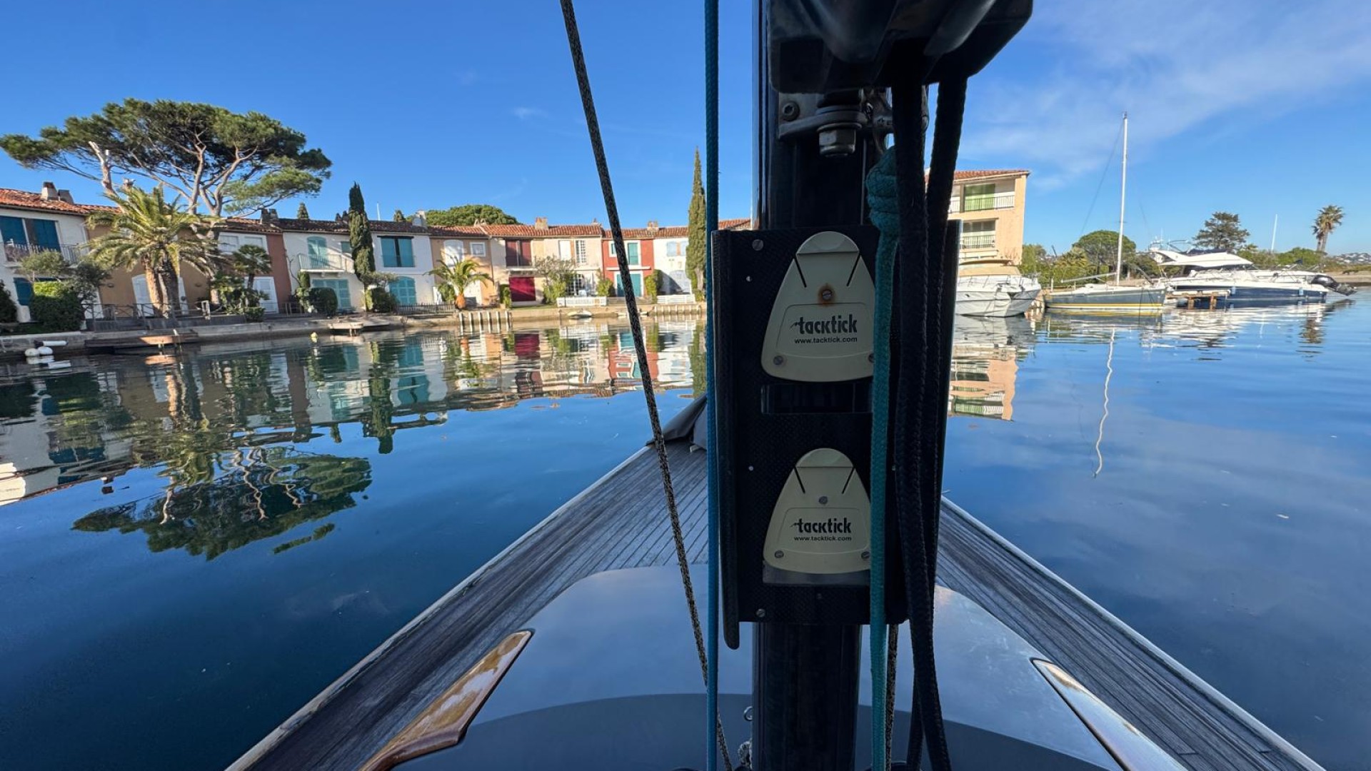 LATITUDE 46 - TOFINOU 9.50 à vendre