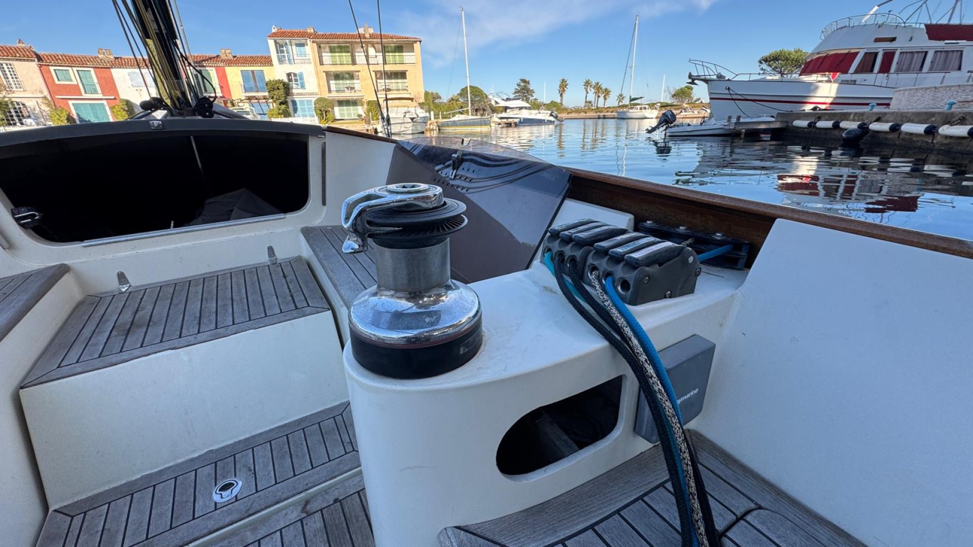 LATITUDE 46 - TOFINOU 9.50 à vendre