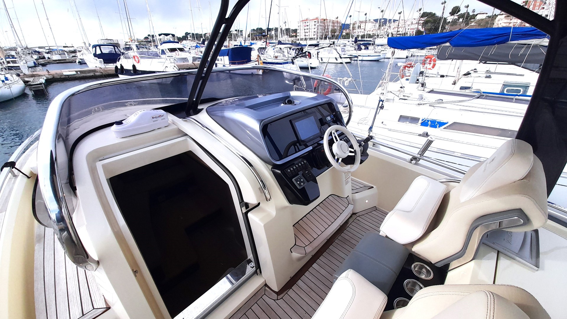 INVICTUS - GT 320 à vendre