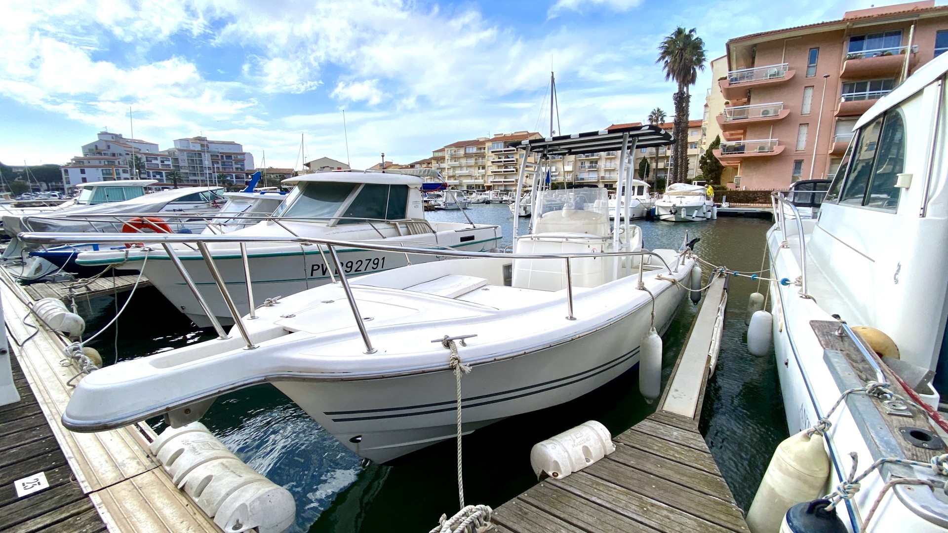 WHITE SHARK - 225 à vendre