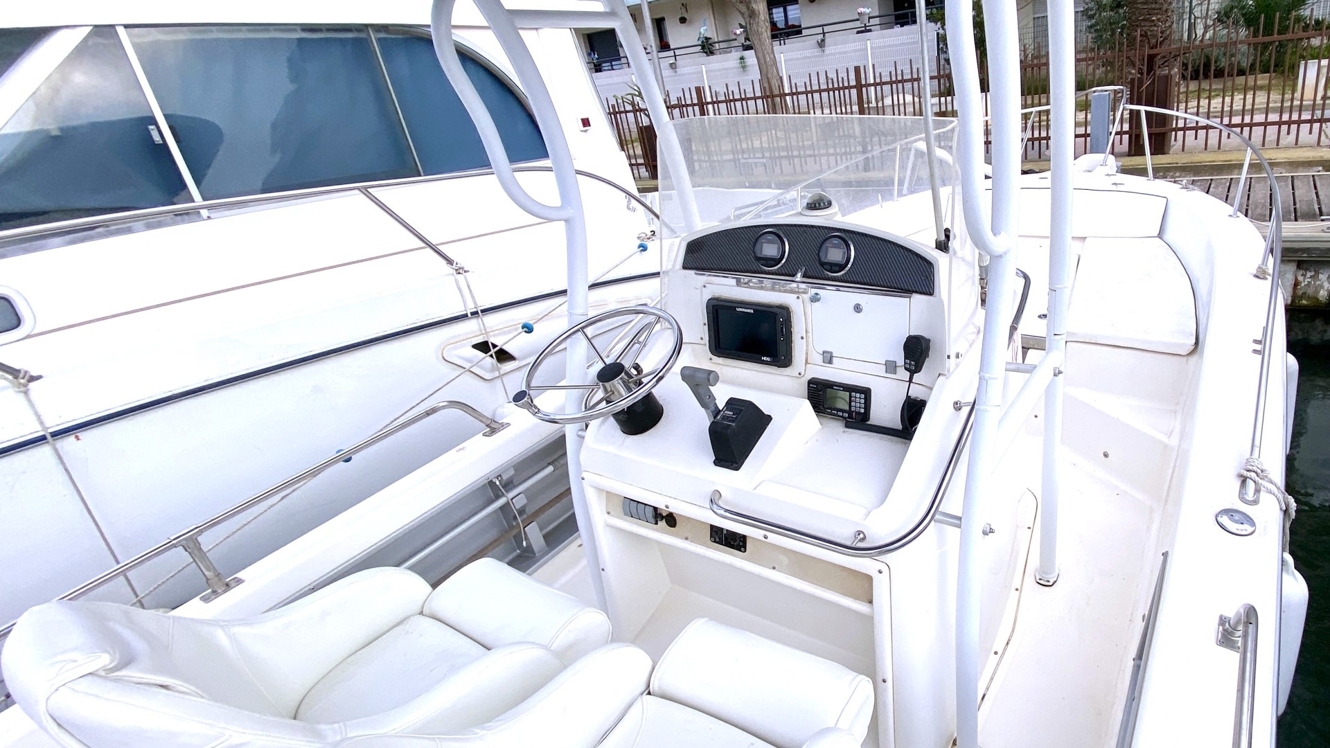 WHITE SHARK - 225 à vendre