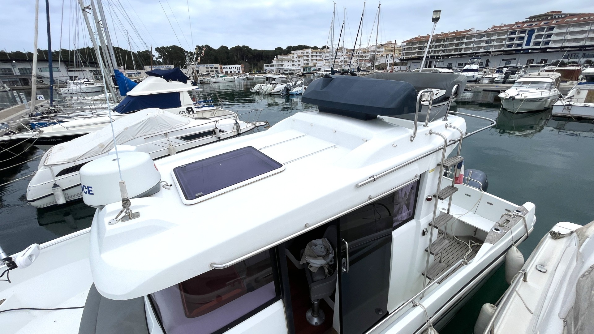 BENETEAU - BARRACUDA 9 FLY à vendre