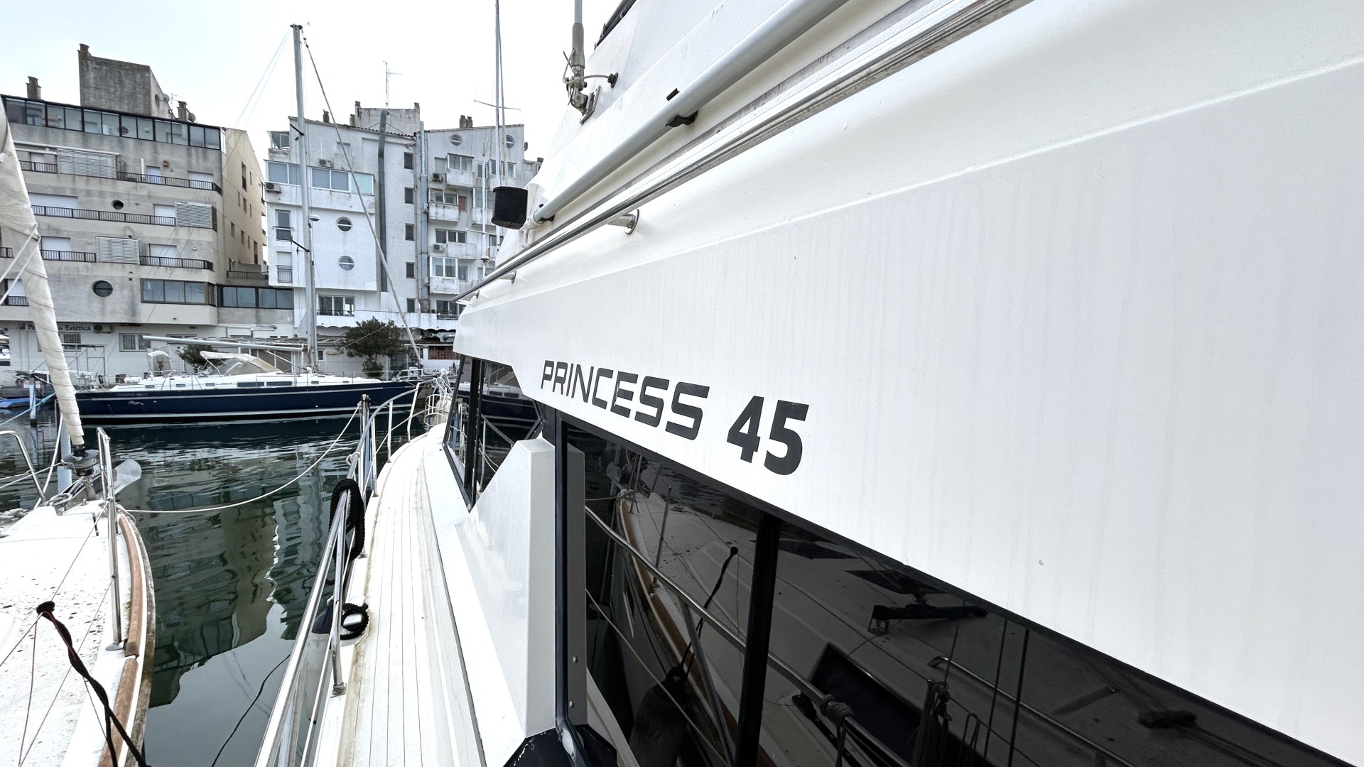 PRINCESS - 45 FLY à vendre