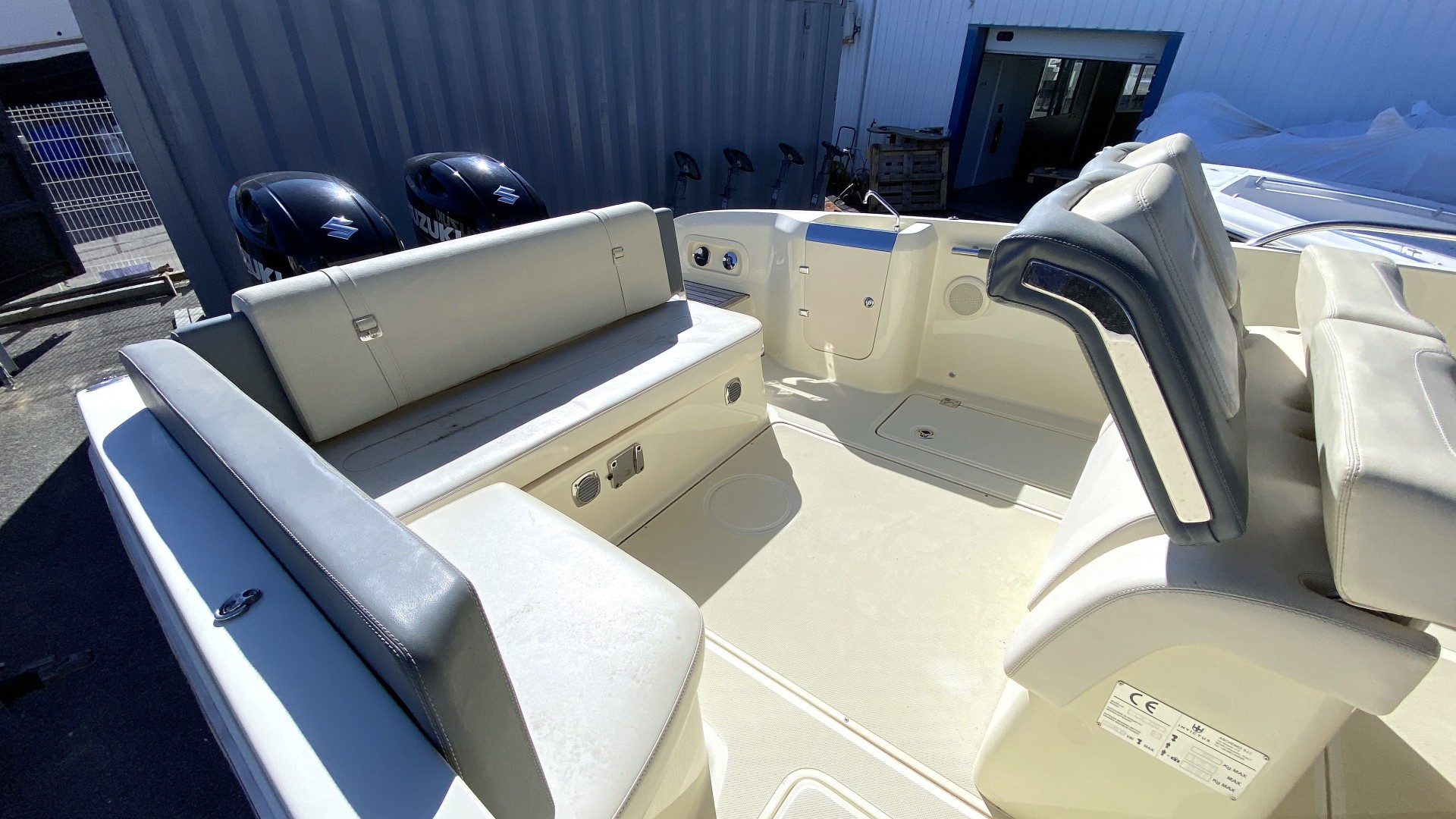 INVICTUS - 270 CX à vendre