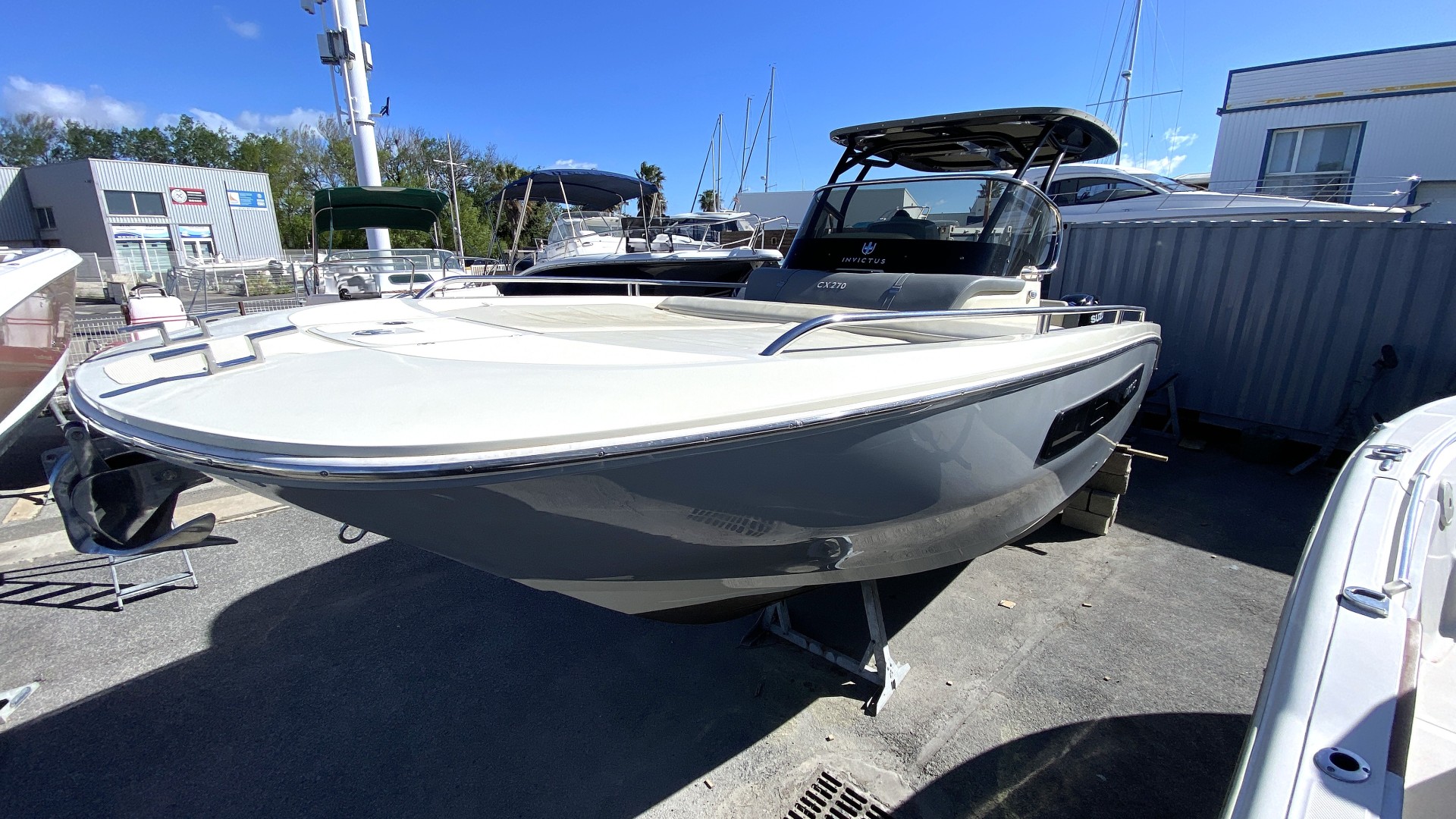 INVICTUS - 270 CX à vendre