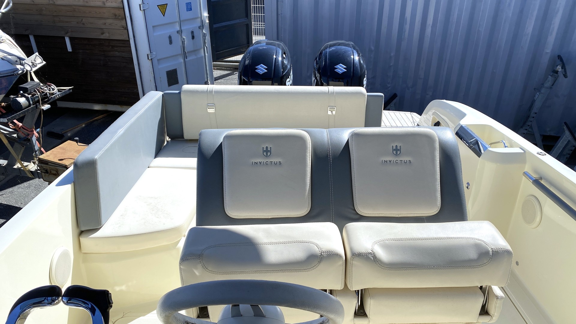 INVICTUS - 270 CX à vendre