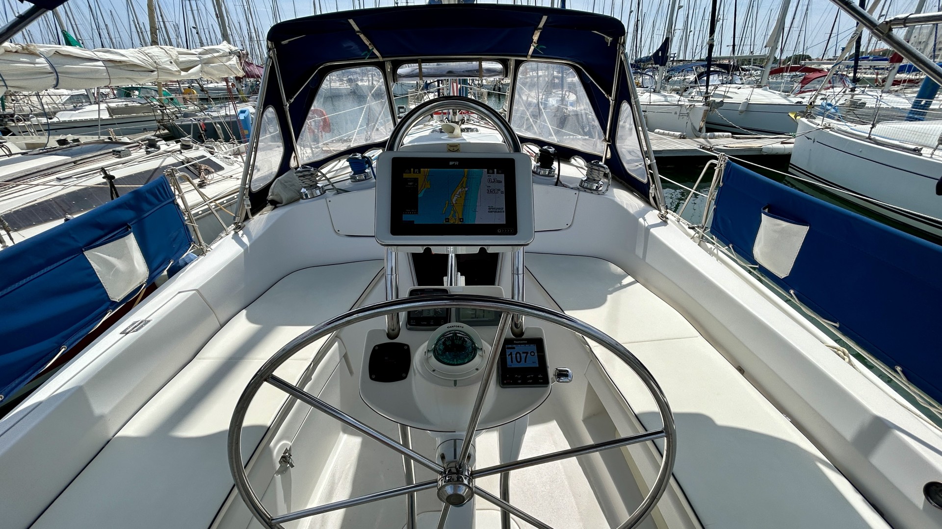 HUNTER MARINE - 356 à vendre