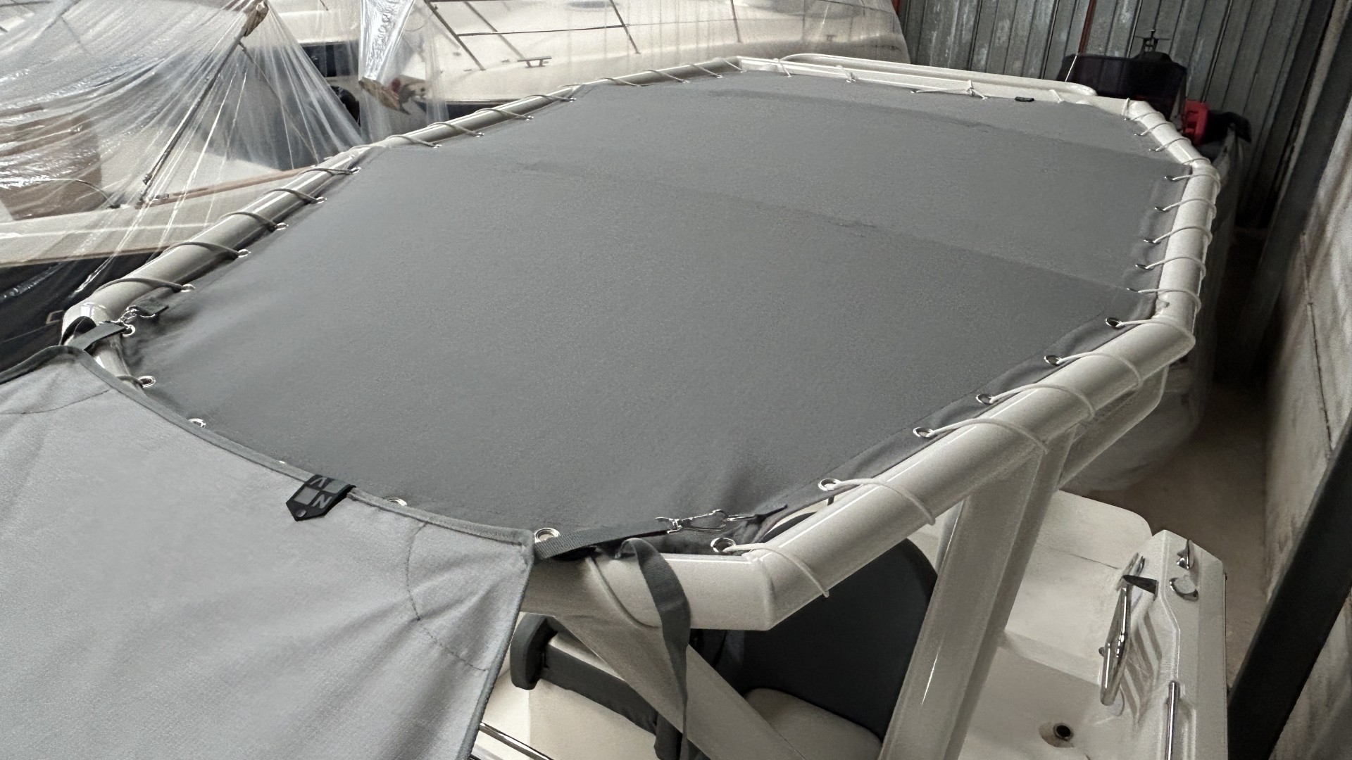 WHITE SHARK - 240CC à vendre