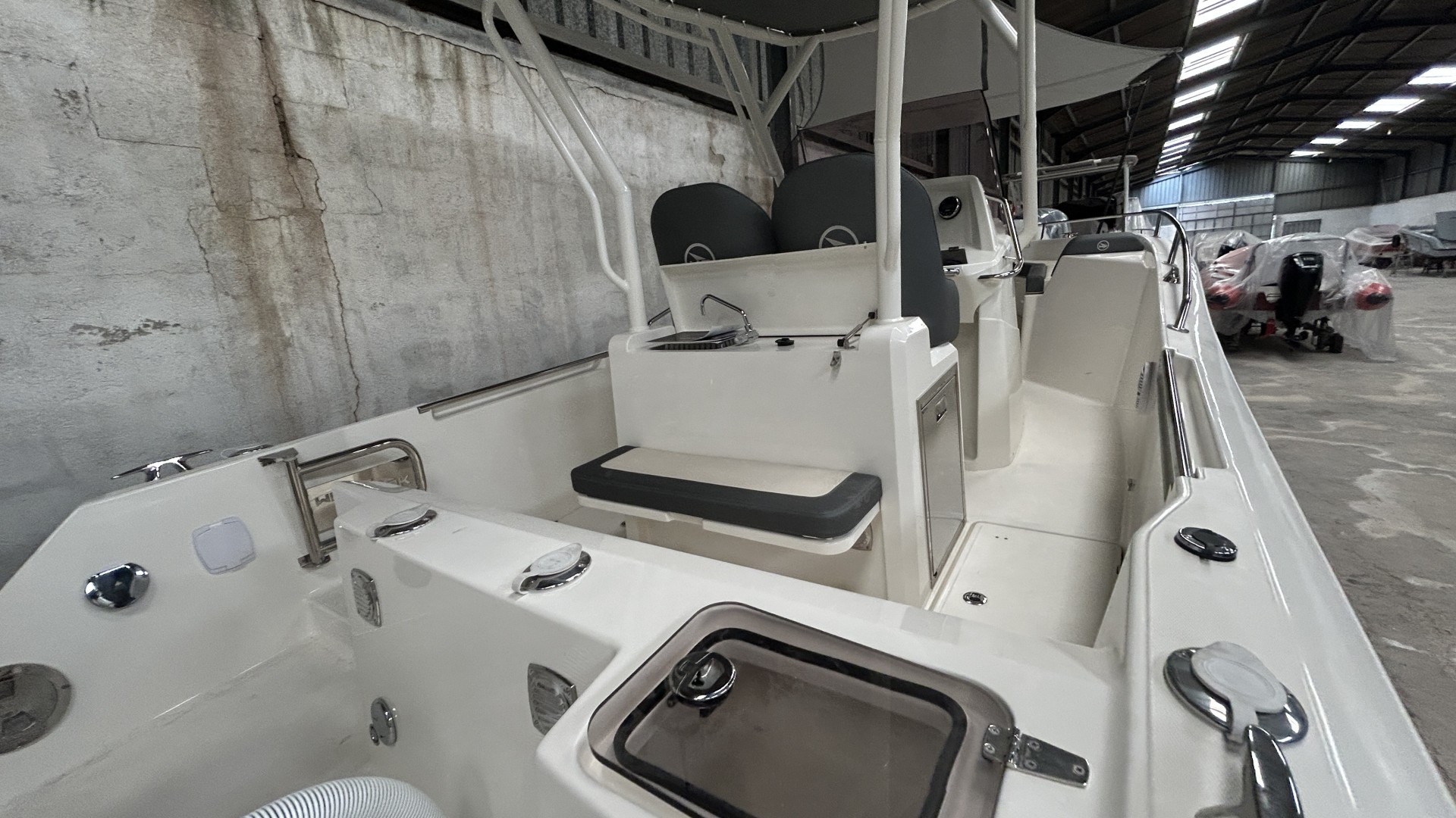 WHITE SHARK - 240CC à vendre