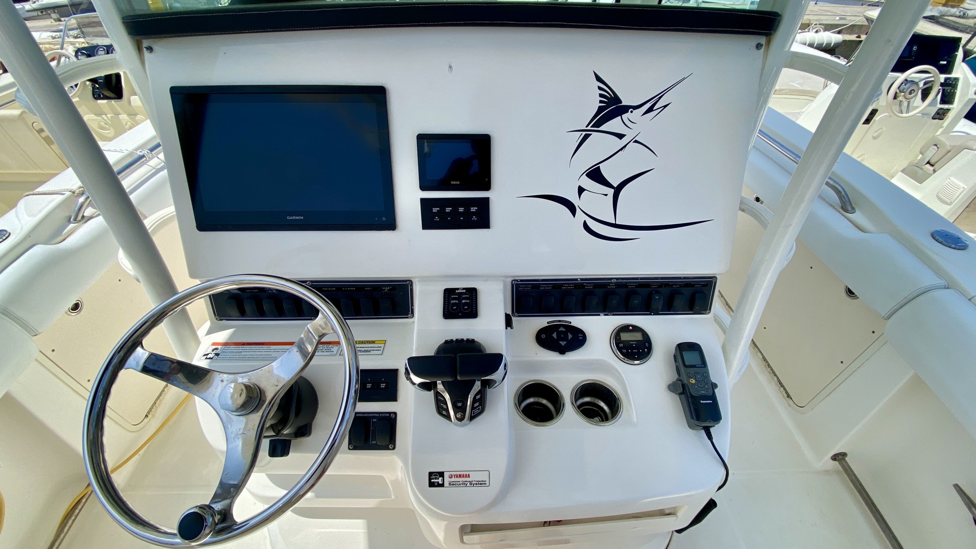 BOSTON WHALER - 320 OUTRAGE à vendre