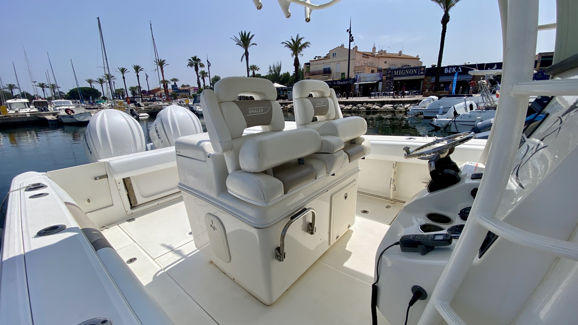 BOSTON WHALER - 320 OUTRAGE à vendre