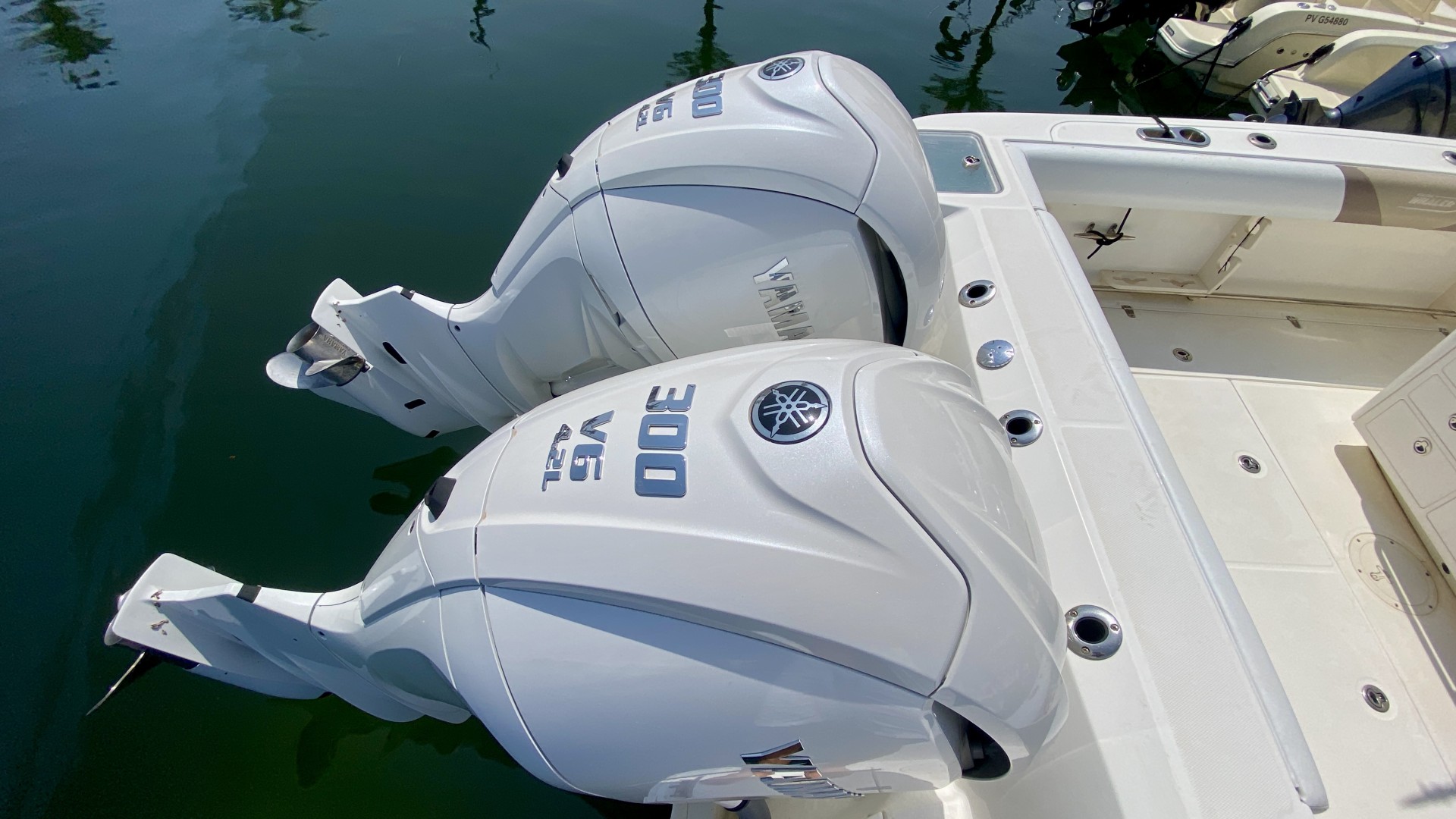 BOSTON WHALER - 320 OUTRAGE à vendre
