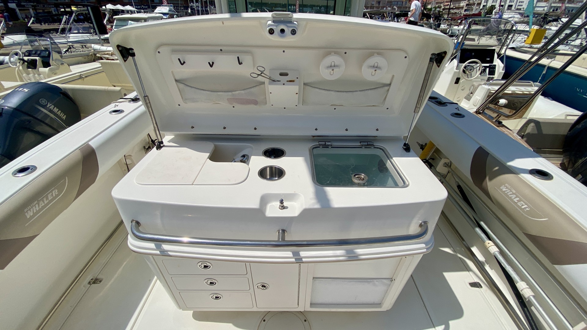 BOSTON WHALER - 320 OUTRAGE à vendre