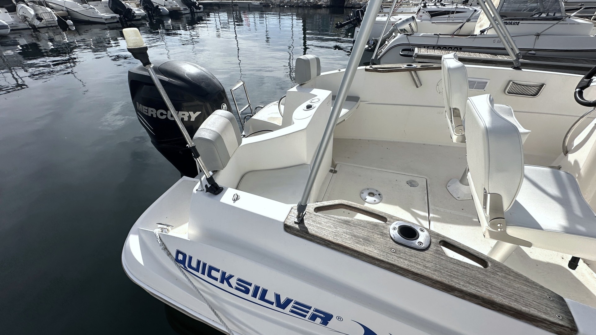QUICKSILVER - 635 COMMANDER à vendre