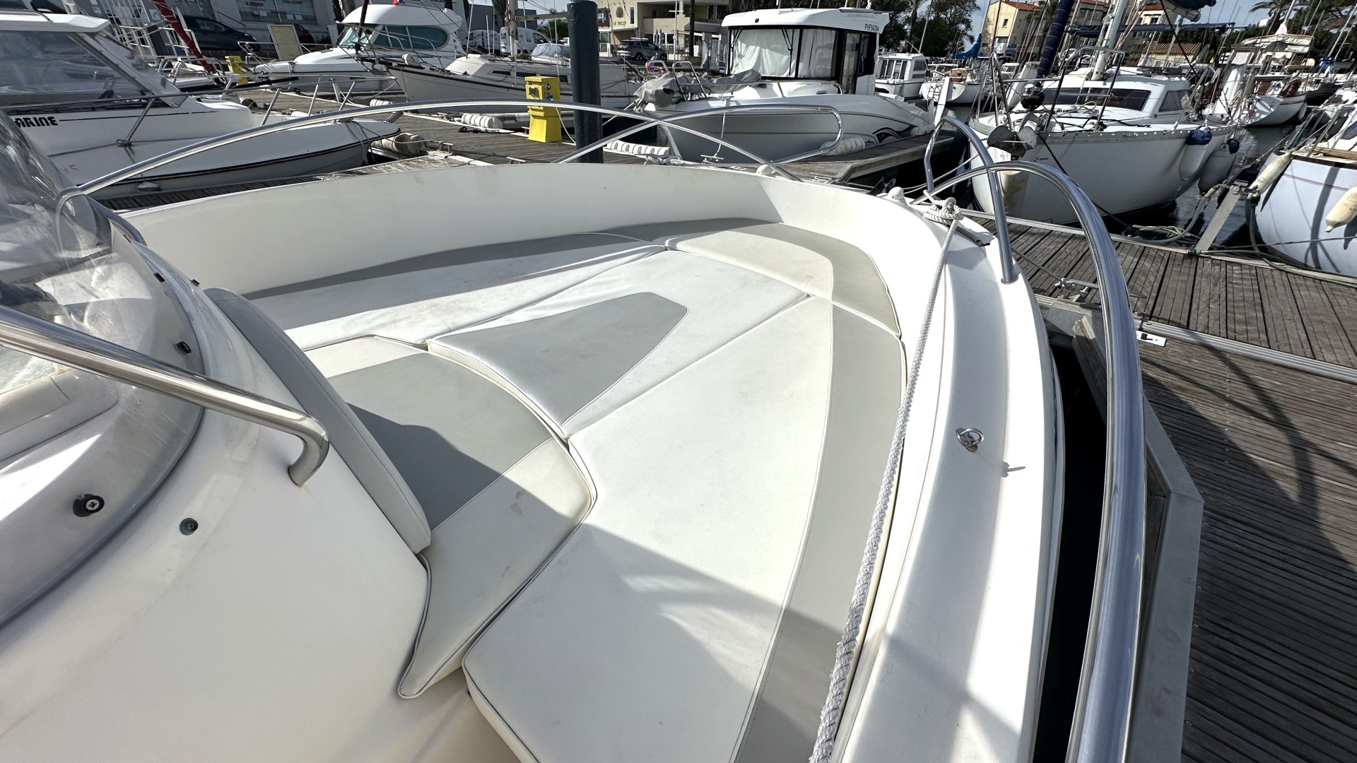 QUICKSILVER - 635 COMMANDER à vendre