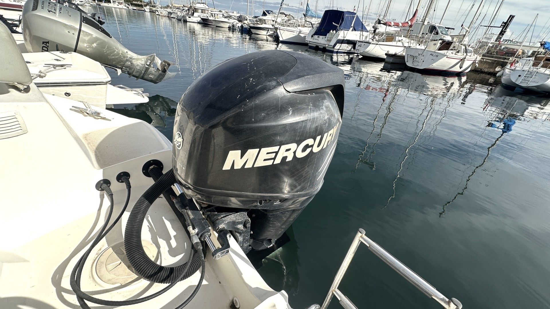 QUICKSILVER - 635 COMMANDER à vendre