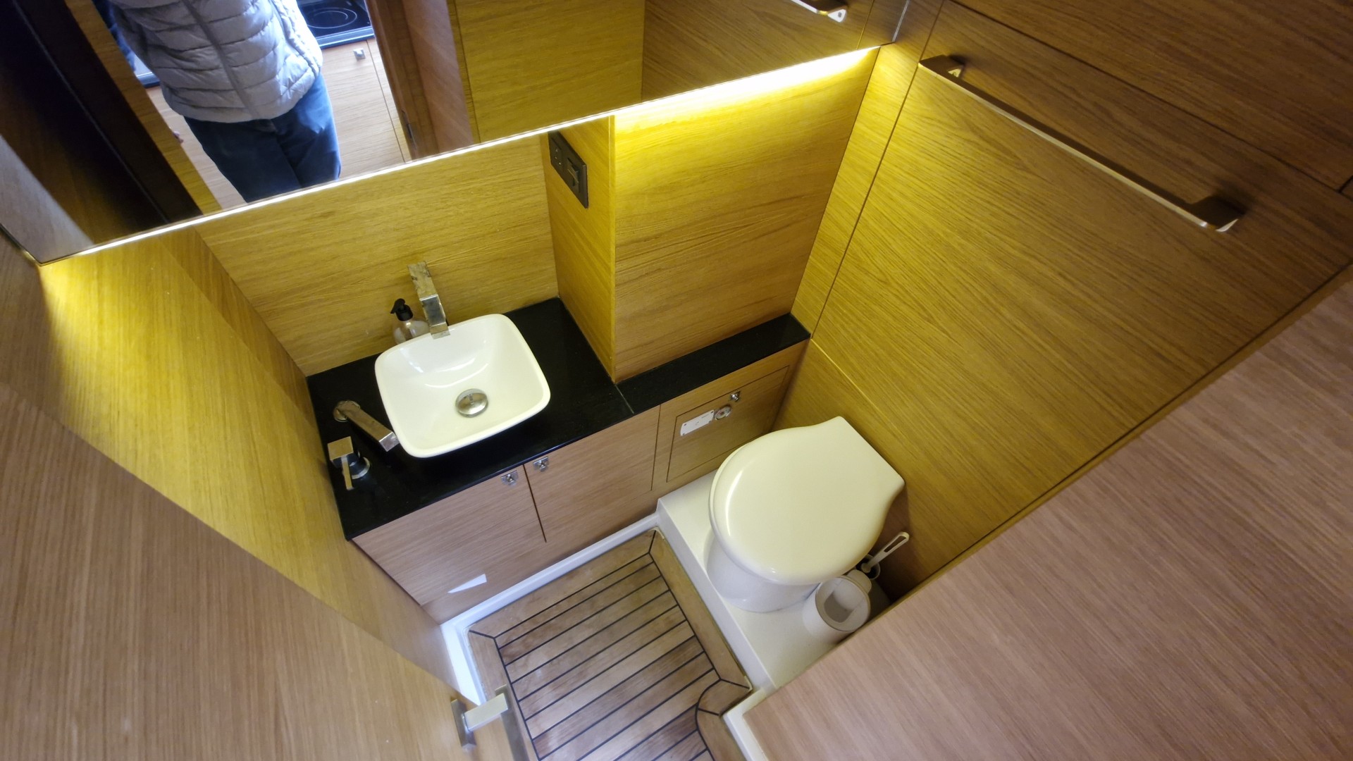 DE ANTONIO YACHTS - D33 CRUISER à vendre