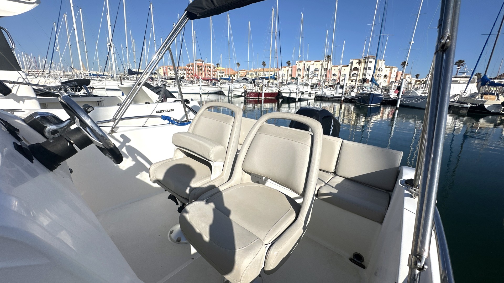 QUICKSILVER - ACTIV 535 OPEN à vendre