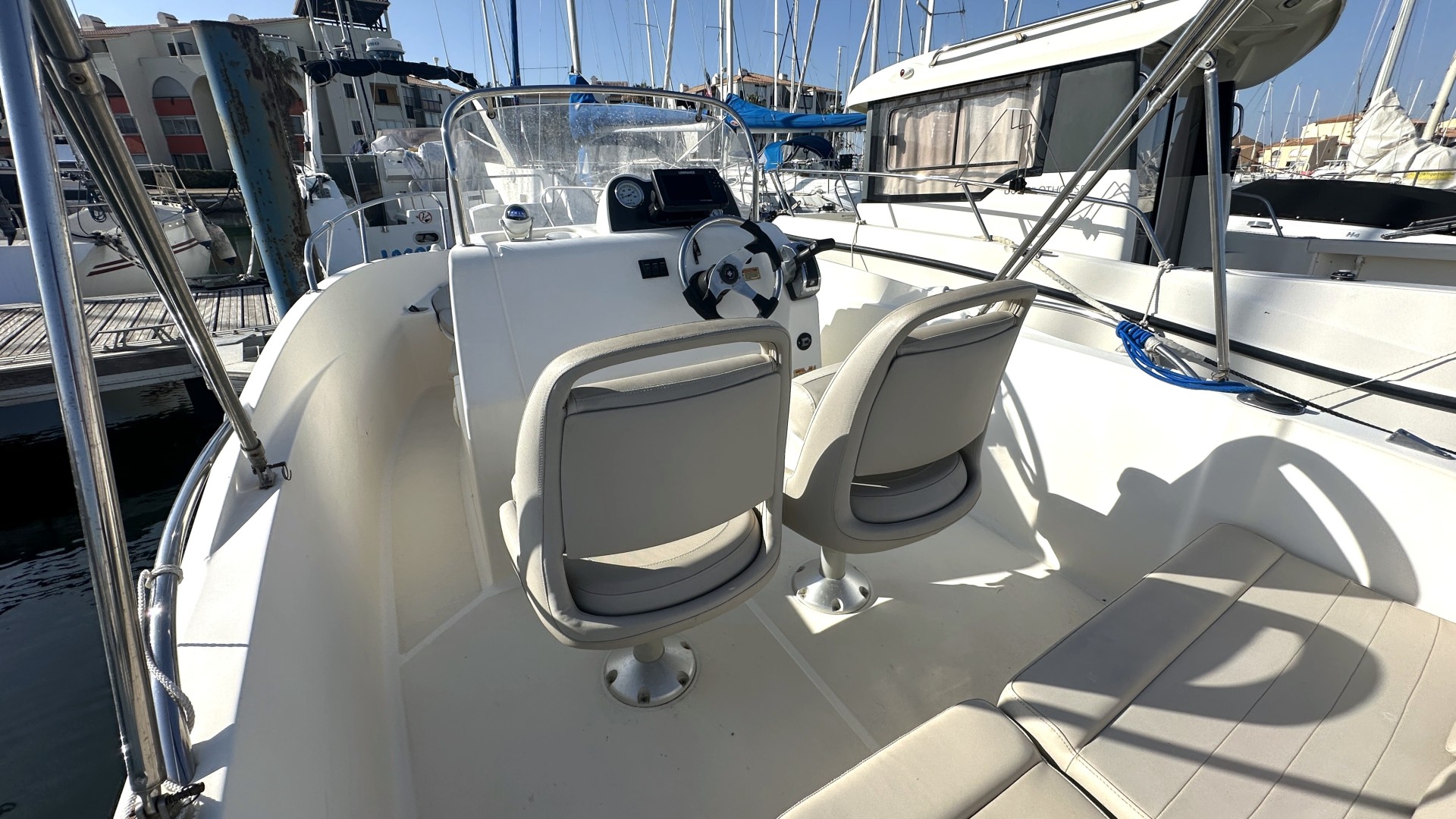 QUICKSILVER - ACTIV 535 OPEN à vendre