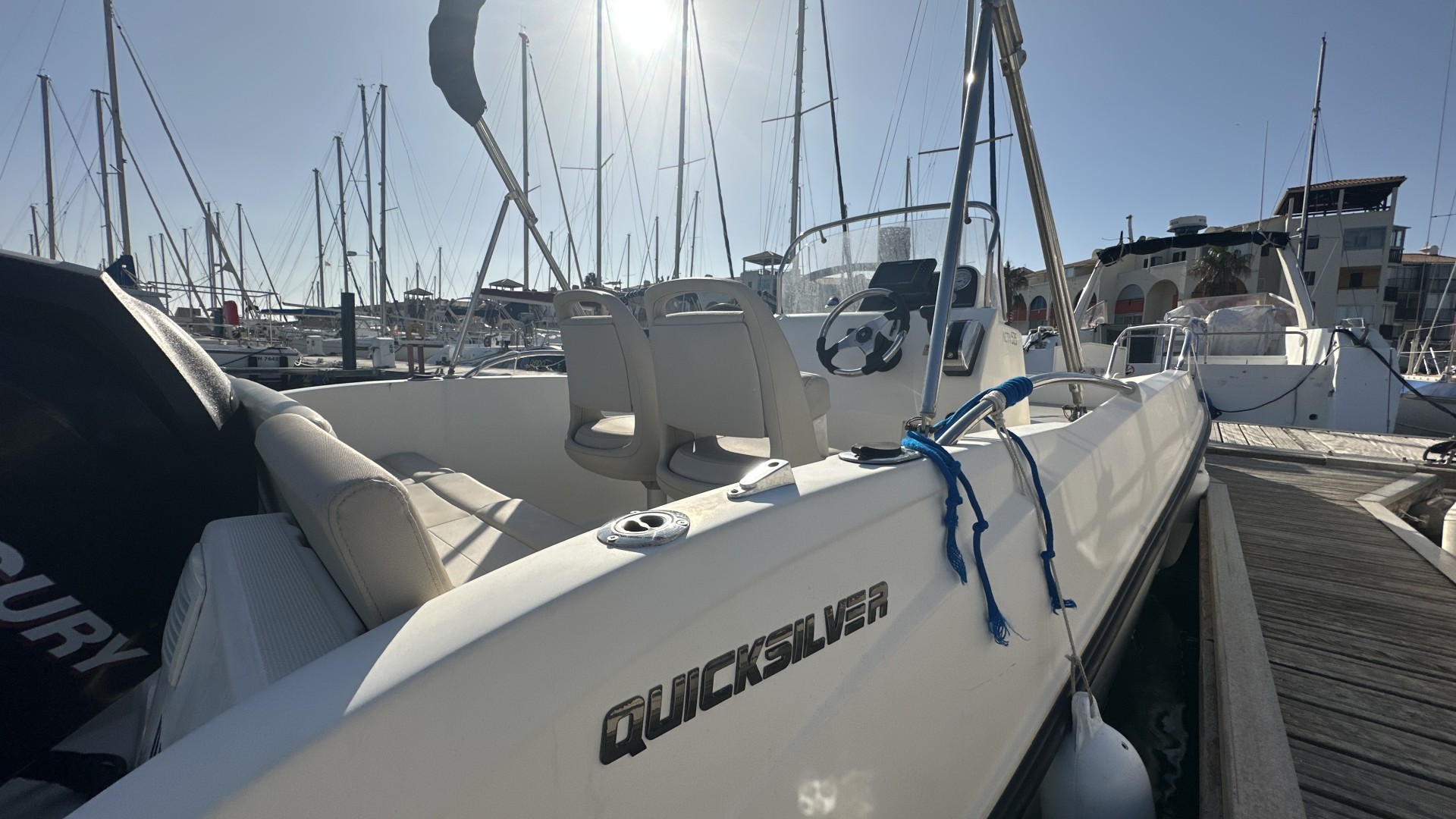 QUICKSILVER - ACTIV 535 OPEN à vendre