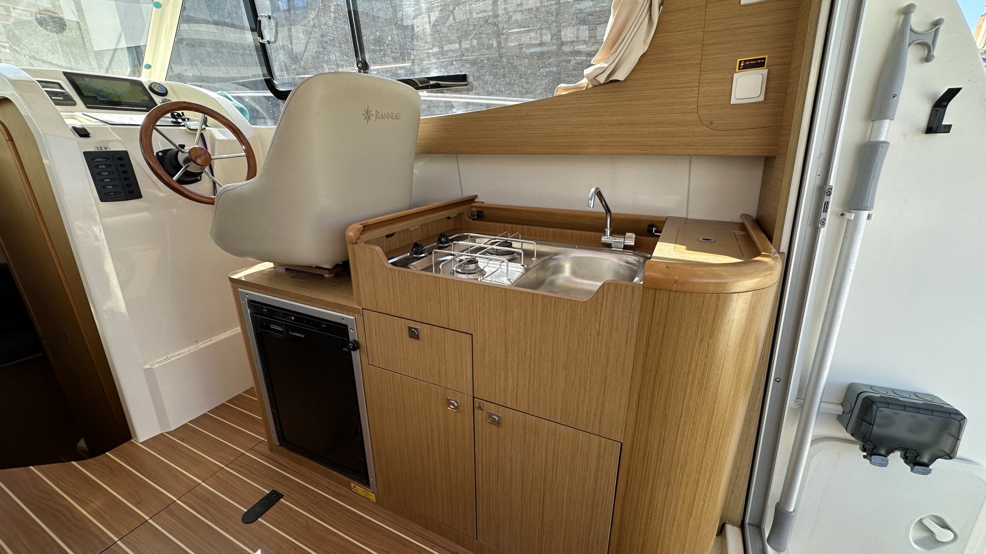 JEANNEAU - MERRY FISHER 8 à vendre