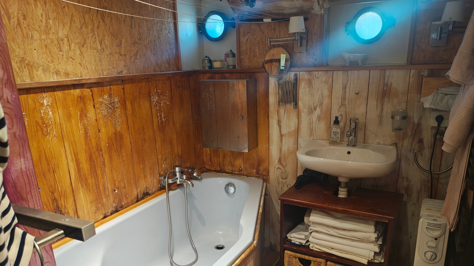 Chantier MICHAUT - Peniche 29.37m à vendre