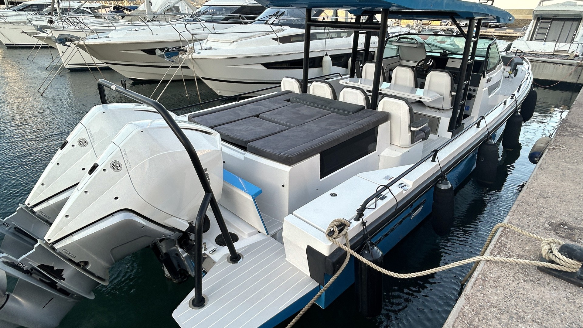 AXOPAR - 37 SUN TOP à vendre