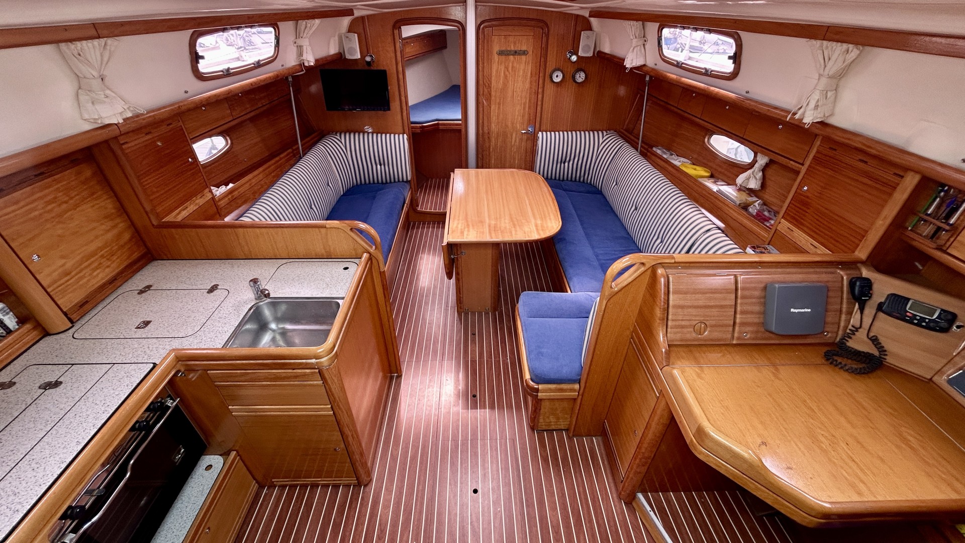 BAVARIA - 37 CRUISER à vendre