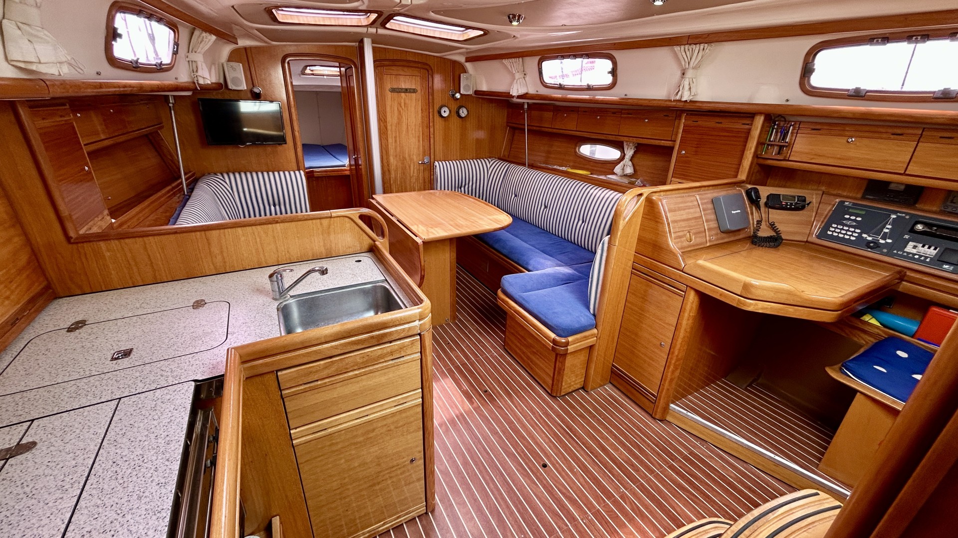 BAVARIA - 37 CRUISER à vendre