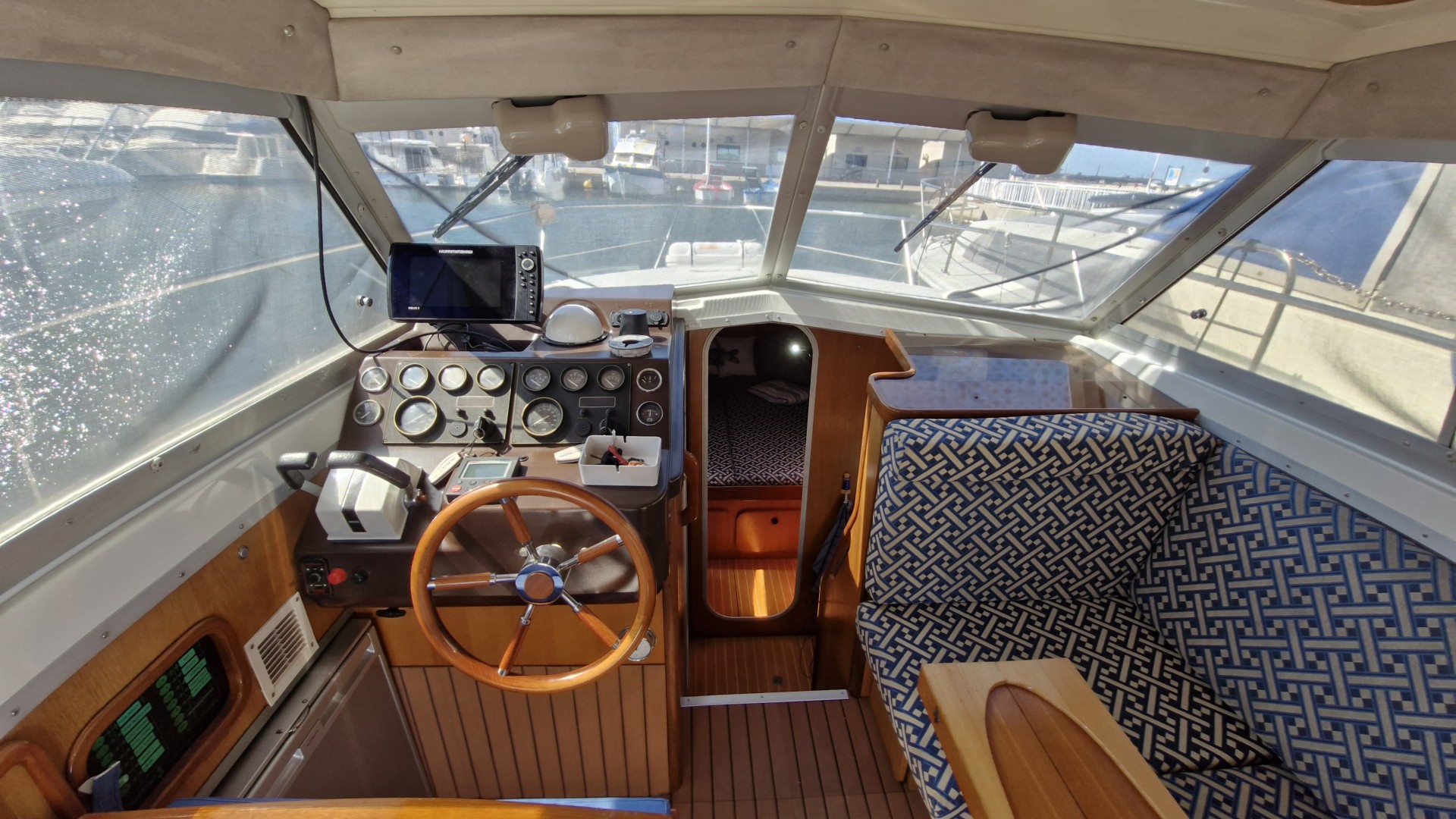 BENETEAU - ANTARES 8.60 à vendre