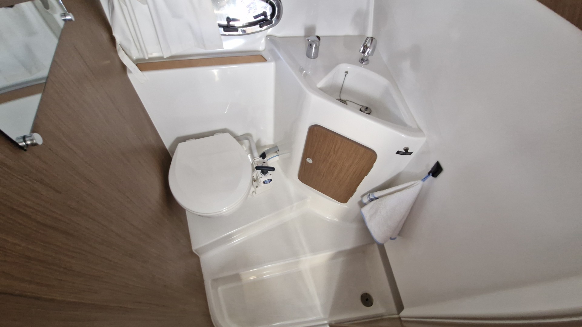 BENETEAU - ANTARES 8.80 à vendre