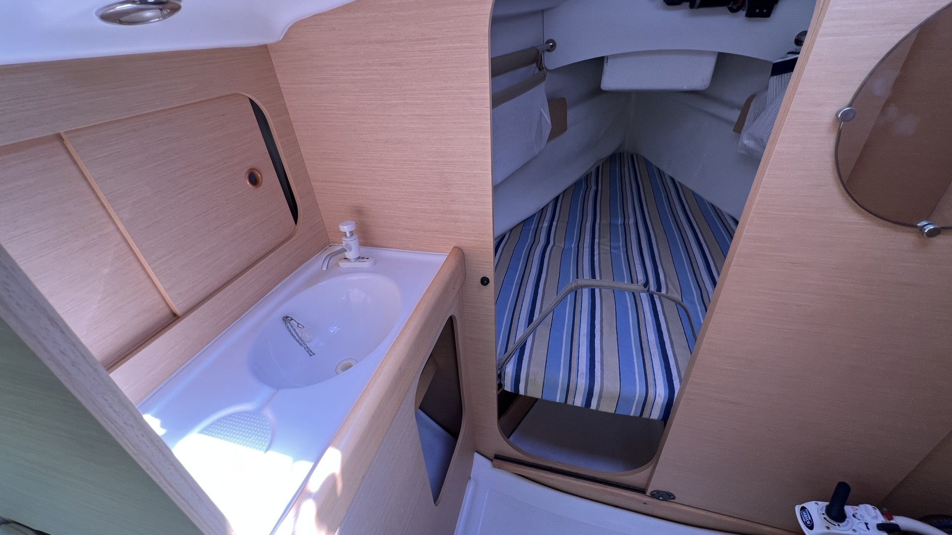 BENETEAU - first 25.7 à vendre