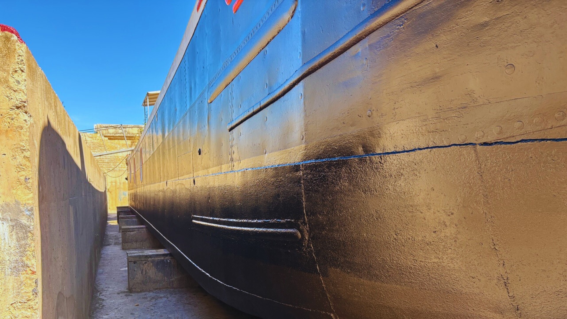 Chantier MICHAUT - Peniche 29.37m à vendre