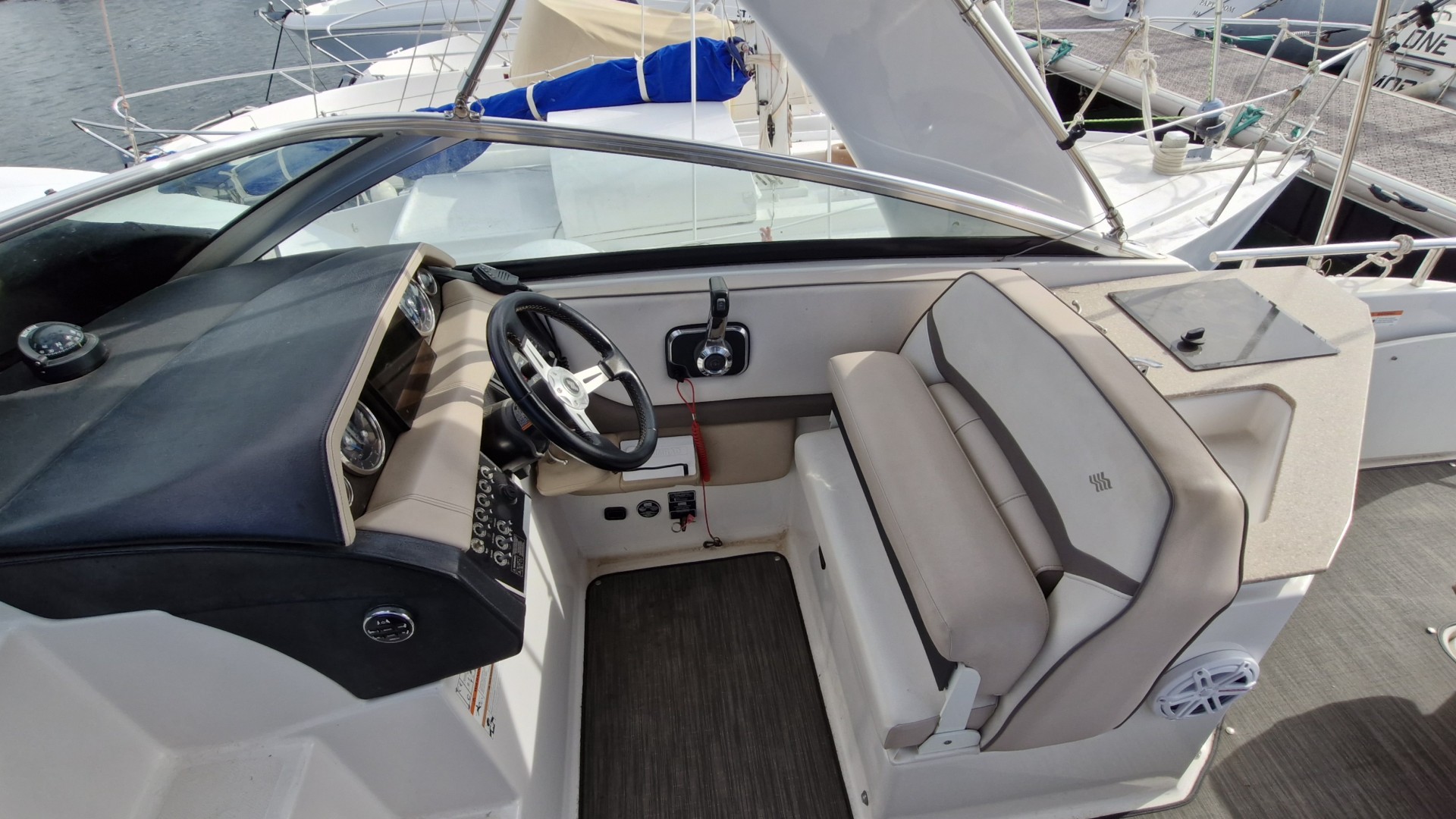 FOUR WINNS - VISTA 255 à vendre