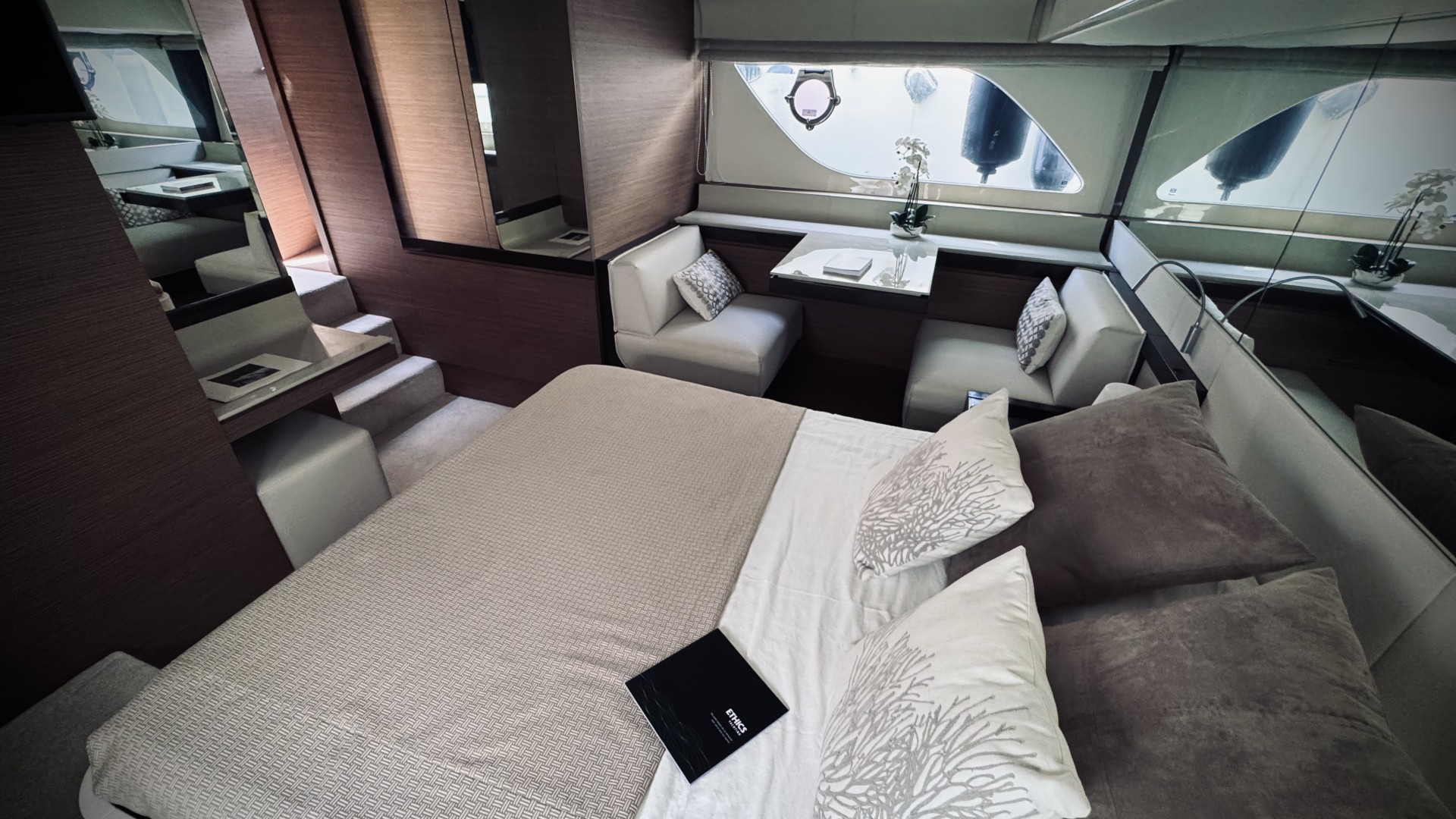 FERRETTI - 550 à vendre