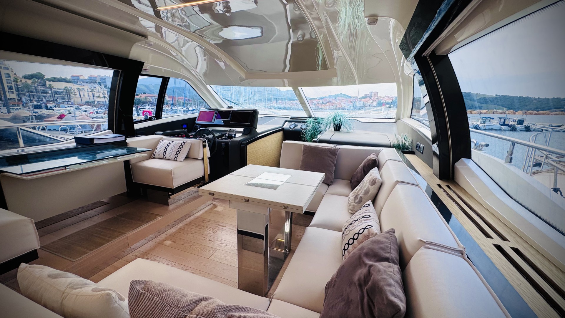 FERRETTI - 550 à vendre