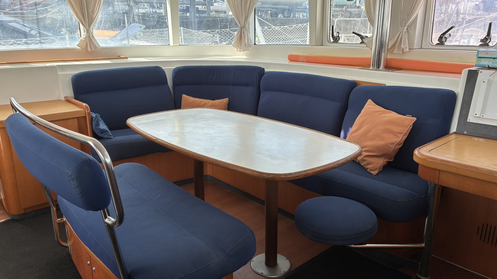 LAGOON - 440 à vendre