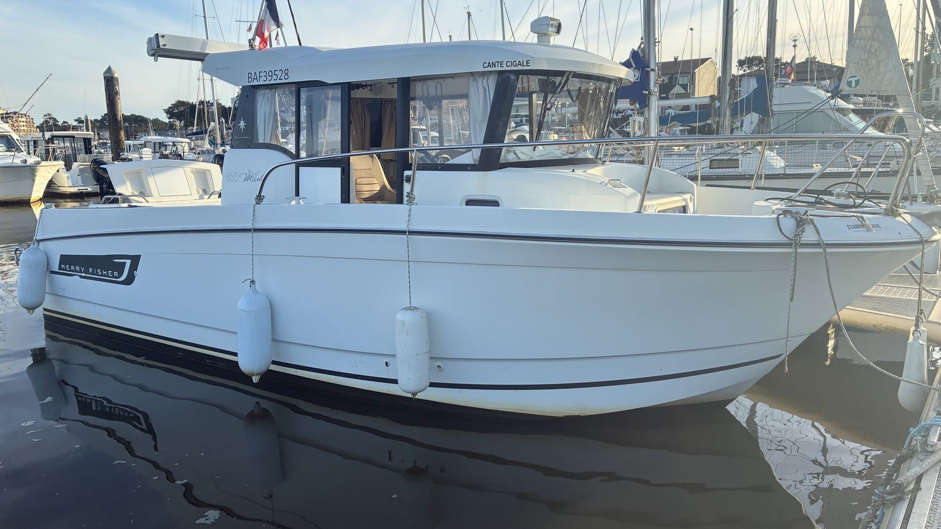 JEANNEAU - MERRY FISHER 855 à vendre