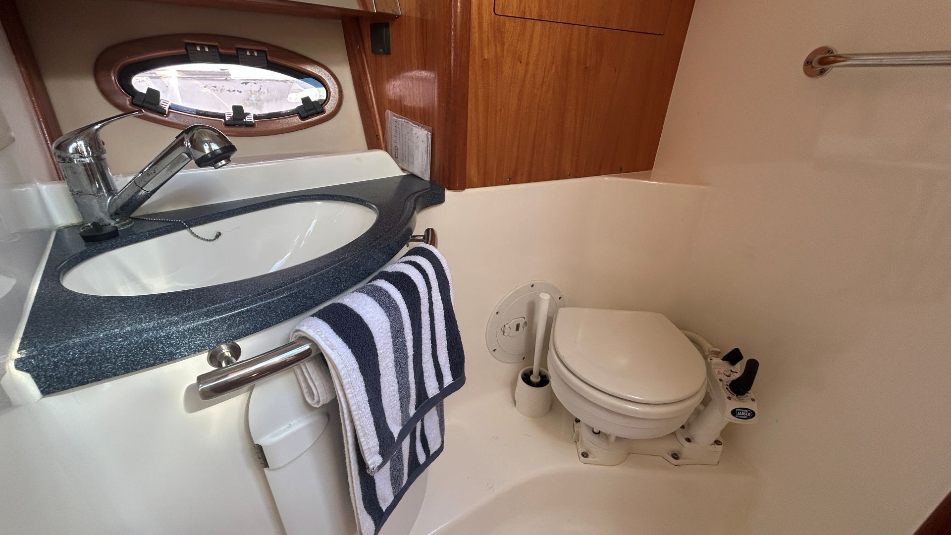 BAVARIA - 27 SPORT à vendre