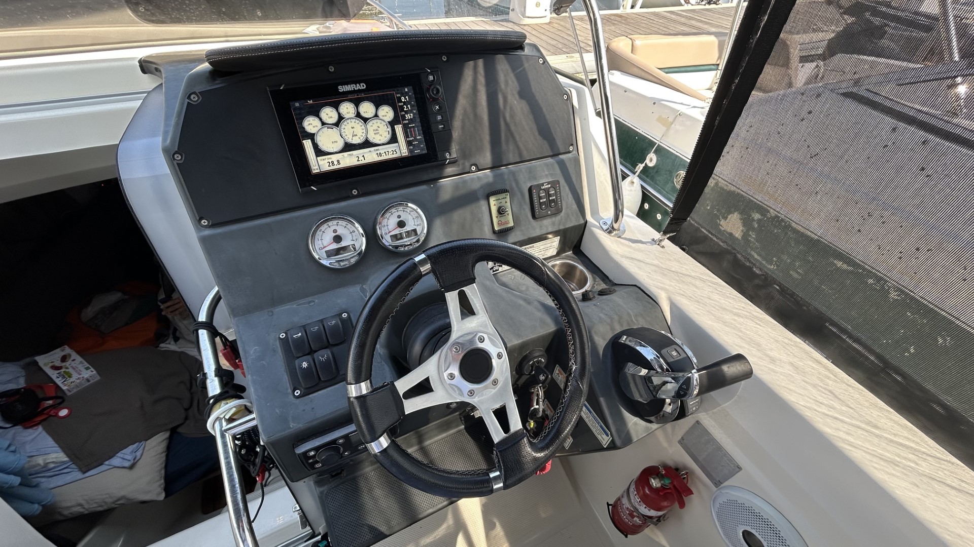 QUICKSILVER - ACTIV 805 SUN DECK à vendre